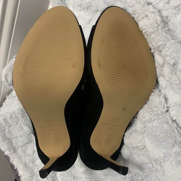Ann Taylor Black suede, Size 8 high heel lace-up shoes w/zip Never worn🖤 - Picture 10 of 16